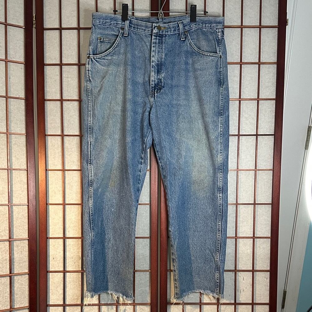 Wrangler Men's Relaxed Fit Denim Jeans These are 38 x 29. raw hem